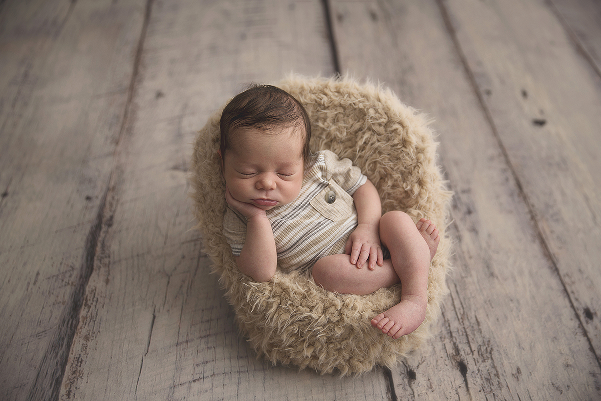 Capturing Perfect Newborn Photos: 5 Tips post thumbnail image