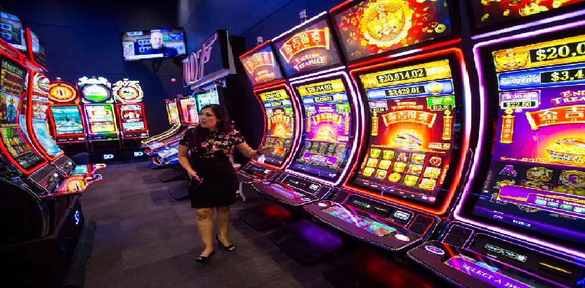 The advantages of playing online slots over physical slots post thumbnail image