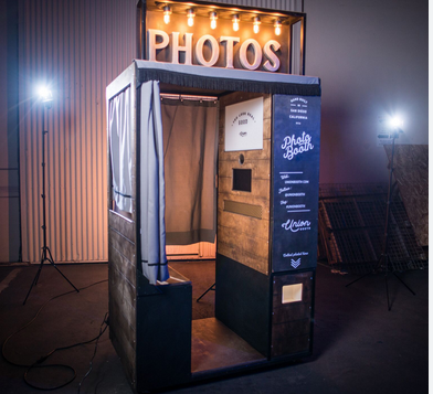 Create Fast Souvenirs to Serve you for a Life with Photobooth Rental fees post thumbnail image